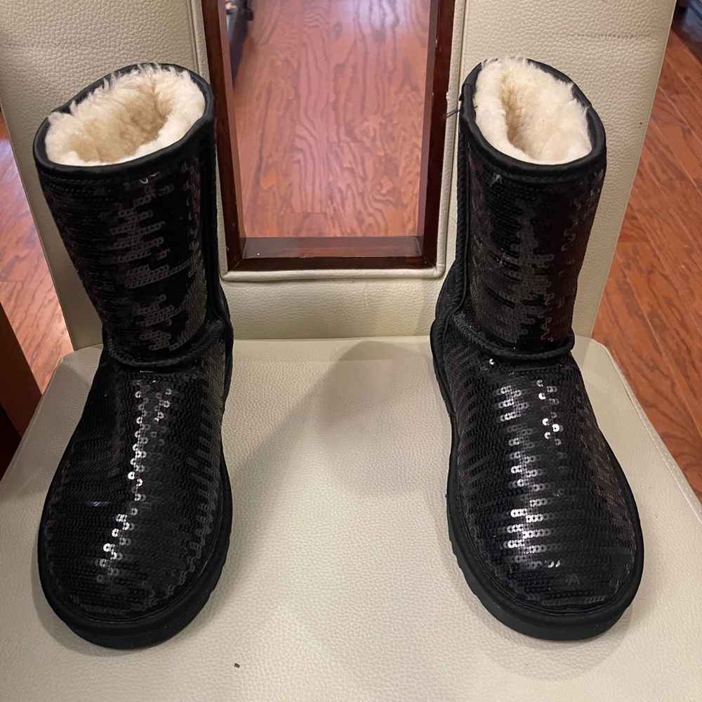 UGG Classic Sequin Short Boot size 6 - worn only once! Near new!